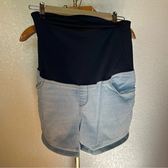 ISABEL ~ Maternity Light Wash Jean Shorts Midishort Short Midi - Picture 1 of 8